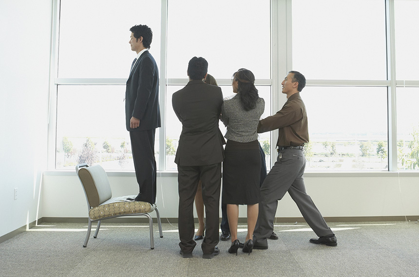 Worker trusting colleagues